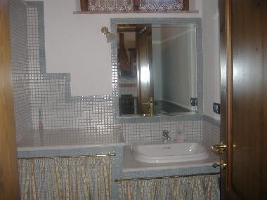 Salle de bain au rez de chauss