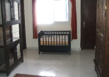 GRANDE CHAMBRE ET SON LIT BEBE
