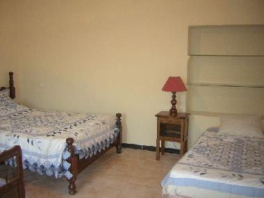 Maison de vacances �/en/au ORGON (Bouches-du-Rh�ne)ou appartement ou maison de vacances