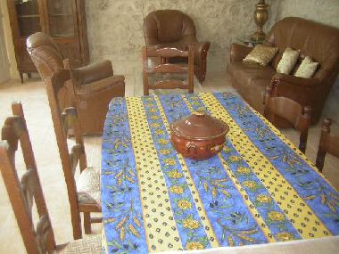 Maison de vacances �/en/au ORGON (Bouches-du-Rh�ne)ou appartement ou maison de vacances