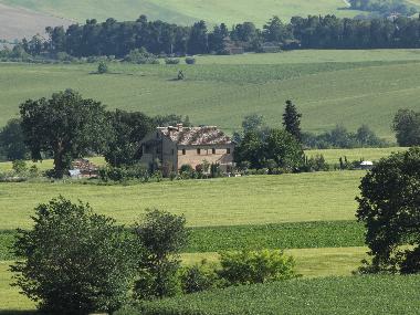 Chambre avec petit d�jeuner �/en/au Treia (Macerata)ou appartement ou maison de vacances