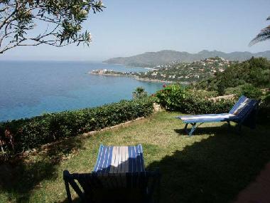 Villa �/en/au torre delle stelle (Cagliari)ou appartement ou maison de vacances