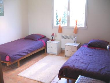 Chambre 2 lits 1 personne