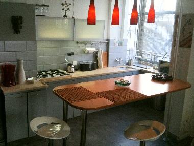 Le bar a manger et la cuisine