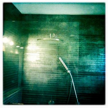 Le pomeau de douche effet "pluie" de 30cm