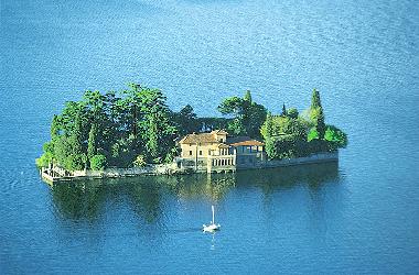 Chambre avec petit djeuner /en/au Lovere Castro (Bergamo)ou appartement ou maison de vacances