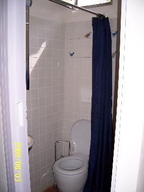 salle de bain dans la chambre