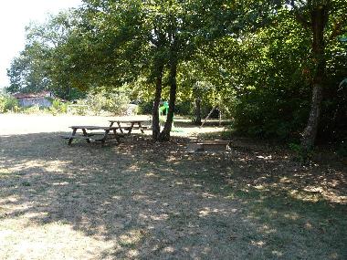 Maison de vacances �/en/au Doissat (Dordogne)ou appartement ou maison de vacances