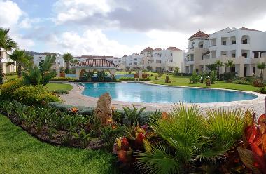 25 000 m2 de jardins,acc�s direct de l