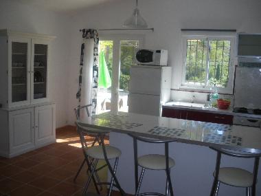 Maison de vacances �/en/au AURONS (Bouches-du-Rh�ne)ou appartement ou maison de vacances