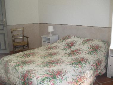Maison de vacances �/en/au AURONS (Bouches-du-Rh�ne)ou appartement ou maison de vacances