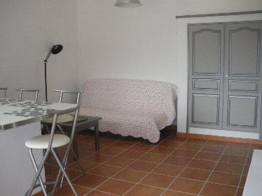 Maison de vacances �/en/au AURONS (Bouches-du-Rh�ne)ou appartement ou maison de vacances