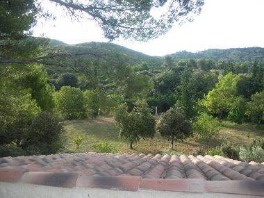Maison de vacances �/en/au AURONS (Bouches-du-Rh�ne)ou appartement ou maison de vacances