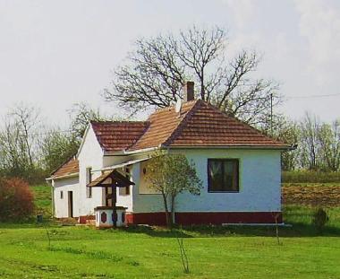 Maison de vacances �/en/au Bakt�tt�s (Zala)ou appartement ou maison de vacances