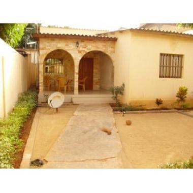 Maison de vacances �/en/au Lom� (Lome)ou appartement ou maison de vacances