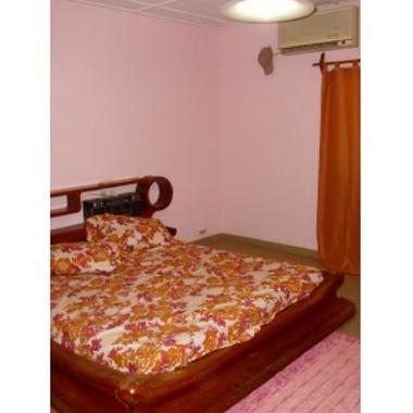 Maison de vacances �/en/au Lom� (Lome)ou appartement ou maison de vacances