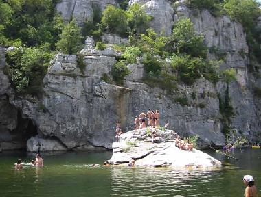 Appartement de vacances /en/au St.Pierre-St.Jean (Ardche)ou appartement ou maison de vacances