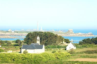 La chapelle St michel � 200 m de Vent du Large