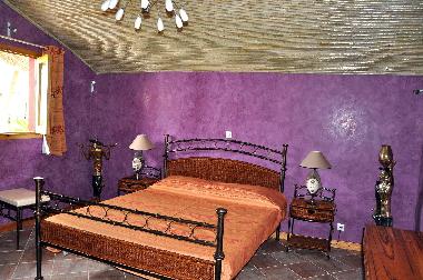 CHAMBRE DU PROPRIETAIRE OUVERTE SUR LA PISCINE 