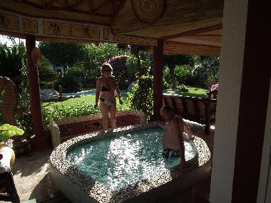 JACUZZI CHAUFFE 6 PERSONNES