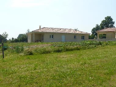 Maison de vacances /en/au YTRAC (Cantal)ou appartement ou maison de vacances