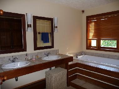 Villa �/en/au belle mare (Flacq)ou appartement ou maison de vacances