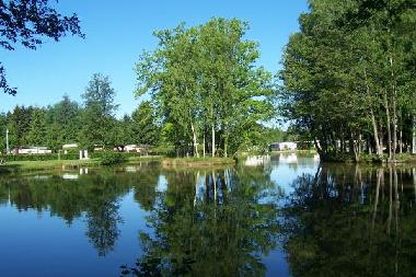 Caravane  �/en/au Chimay (Wallonia)ou appartement ou maison de vacances