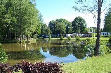 Caravane  �/en/au Chimay (Wallonia)ou appartement ou maison de vacances