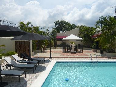 kiosque salle � manger � c�t� de votre piscine