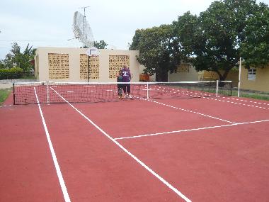 Votre court de tennis priv� avec �clairage pour jouer le soir
