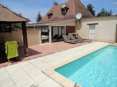 Maison de vacances �/en/au Pomport (Dordogne)ou appartement ou maison de vacances