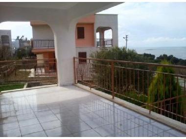 Maison de vacances /en/au DiDiM (Izmir)ou appartement ou maison de vacances