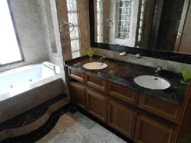Villa �/en/au barsha (Dubayy)ou appartement ou maison de vacances