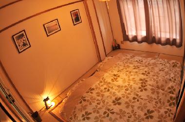 couchage japonais avec futons sur tatamis