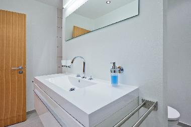Maison de vacances �/en/au M�nster-Geschinen  (Goms)ou appartement ou maison de vacances