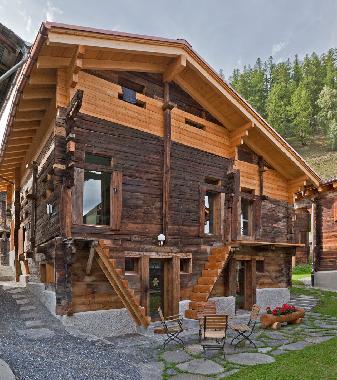 Maison de vacances �/en/au M�nster-Geschinen  (Goms)ou appartement ou maison de vacances