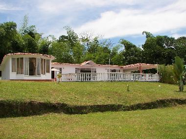Maison de vacances �/en/au La rochela (Caldas)ou appartement ou maison de vacances
