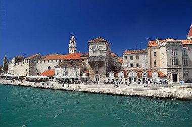 Villa /en/au Trogir-Slatine (Splitsko-Dalmatinska)ou appartement ou maison de vacances