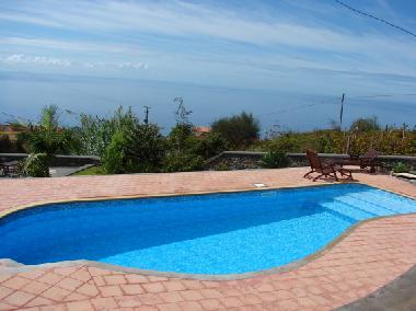Maison de vacances /en/au Prazeres (Madeira)ou appartement ou maison de vacances