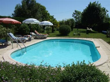 Maison de vacances �/en/au Civray (Vienne)ou appartement ou maison de vacances