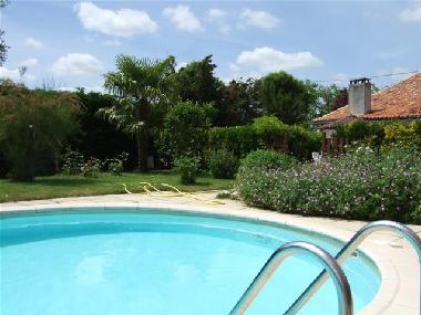 Maison de vacances �/en/au Civray (Vienne)ou appartement ou maison de vacances