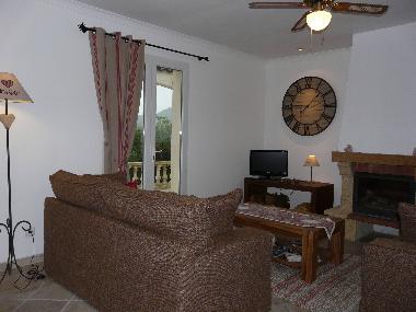 Le coin TV/chemine du salon