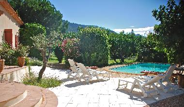 Maison de vacances /en/au AUPS (Var)ou appartement ou maison de vacances