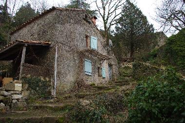 maison ,terrasse, (le jardin est derri�re)