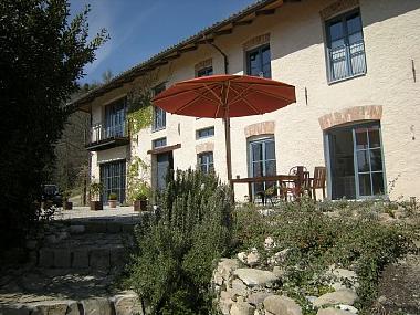 Villa �/en/au Alba (Asti)ou appartement ou maison de vacances