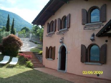 Maison de vacances �/en/au RIVA DI SOLTO (Bergamo)ou appartement ou maison de vacances