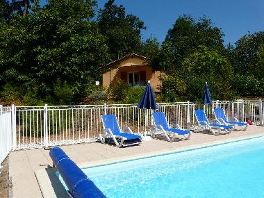 Maison de vacances �/en/au Doissat (Dordogne)ou appartement ou maison de vacances
