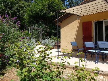 Maison de vacances �/en/au Doissat (Dordogne)ou appartement ou maison de vacances