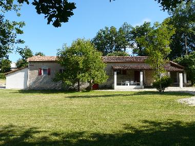 Maison de vacances /en/au Medillac (Charente)ou appartement ou maison de vacances