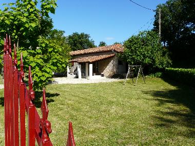 Maison de vacances /en/au Medillac (Charente)ou appartement ou maison de vacances
